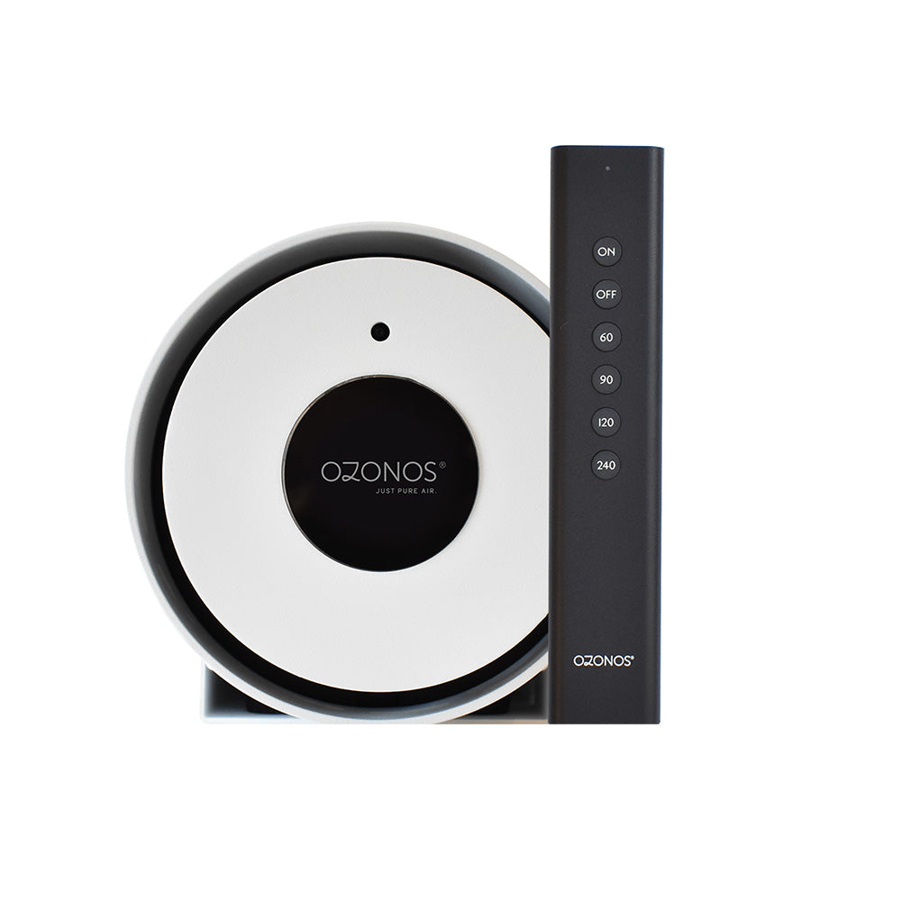 Ozonos AC-2 Seitenansicht mit Fernbedienung und Display